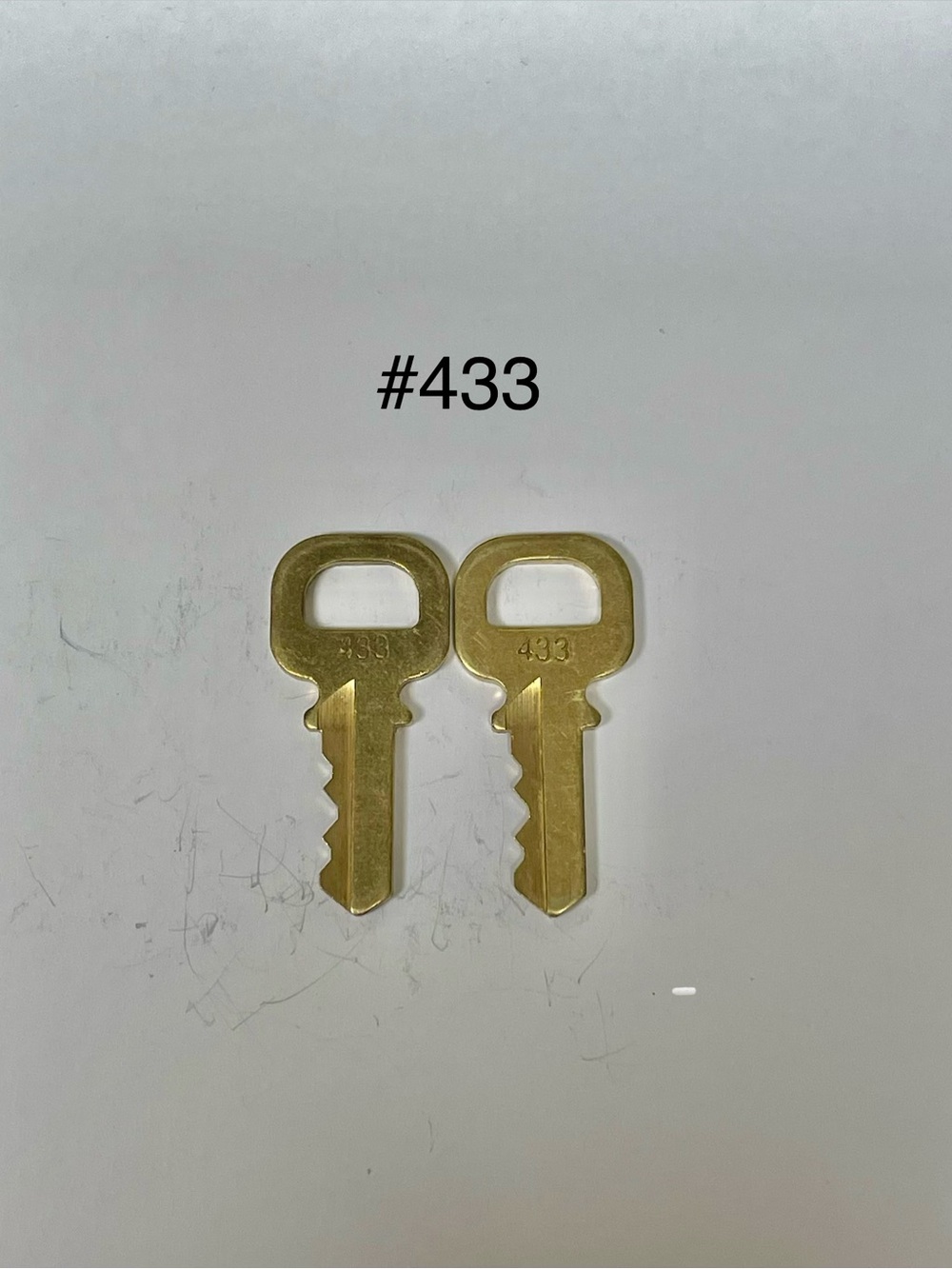 Louis Vuitton Gold #433 Pair of Keys